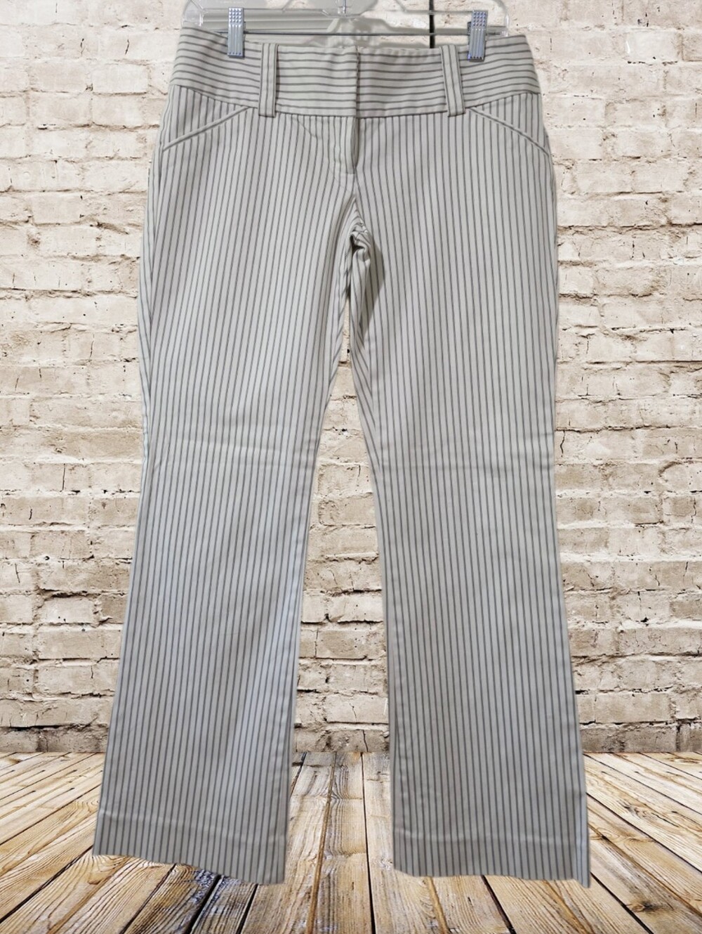 Striped White Pants. The Brand Is The Limited, Sise 4